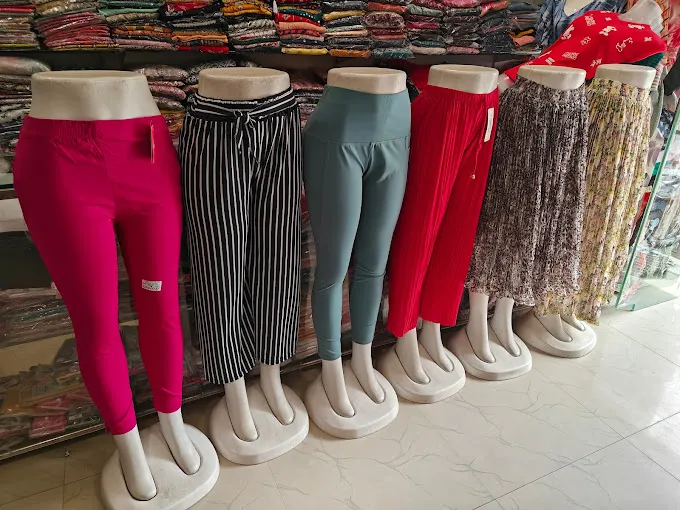 FASHION FREAKZZZ